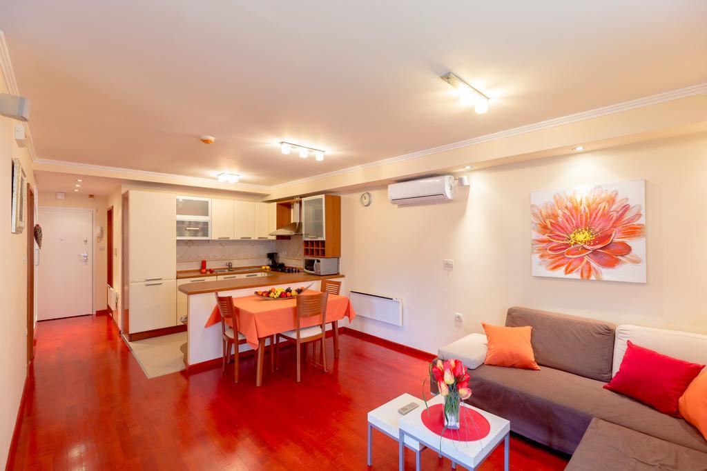 Leona & Borna'S Central Lapad Suites Дубровник Екстер'єр фото