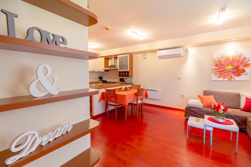 Leona & Borna'S Central Lapad Suites Дубровник Екстер'єр фото