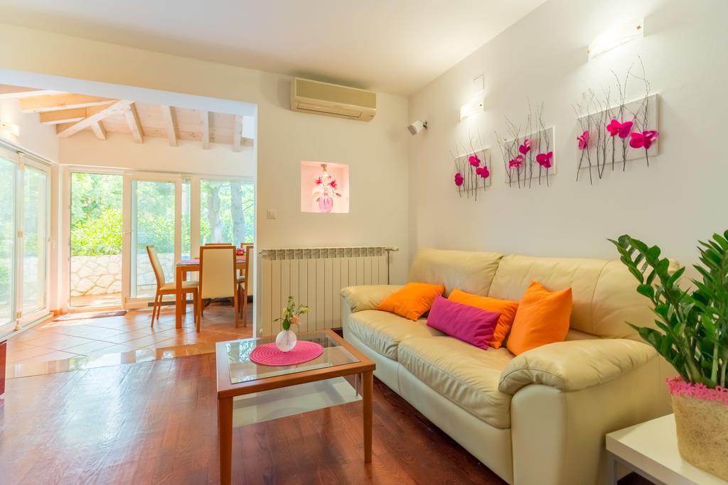 Leona & Borna'S Central Lapad Suites Дубровник Екстер'єр фото