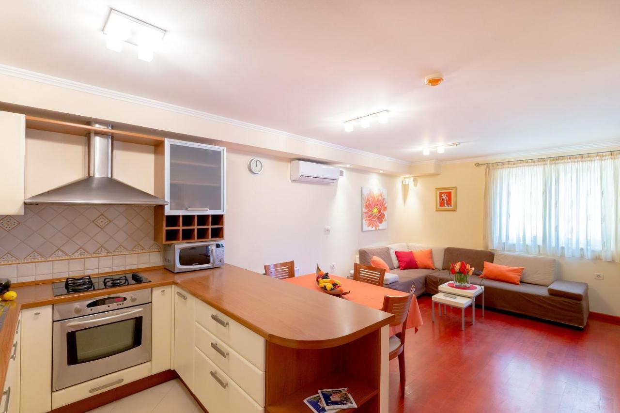 Leona & Borna'S Central Lapad Suites Дубровник Екстер'єр фото