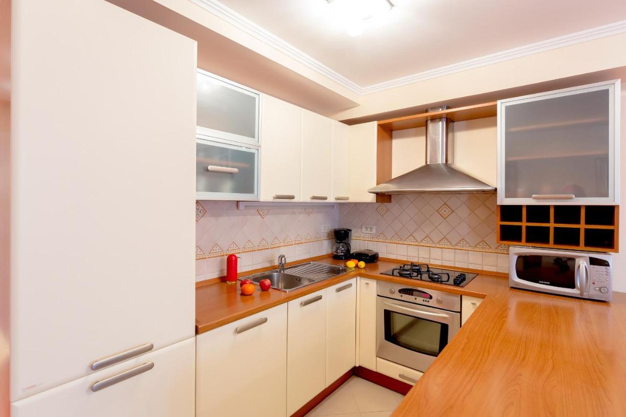 Leona & Borna'S Central Lapad Suites Дубровник Екстер'єр фото